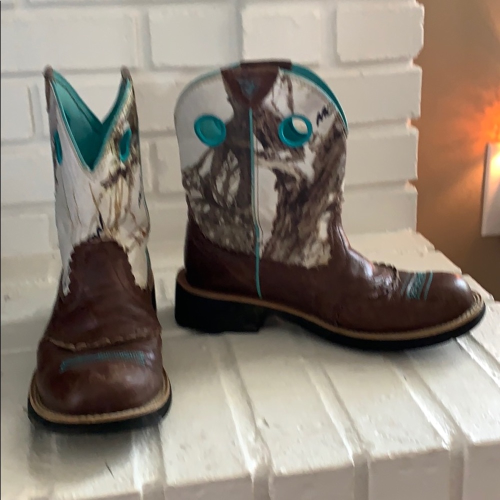 Ariat boots.  Teal accents! Leather &manmade upper